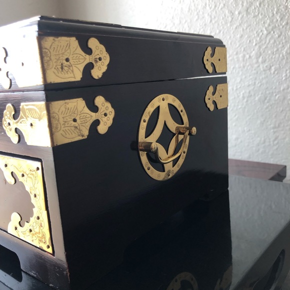 Antique Japanese Jewelry Box - Picture 9 of 9